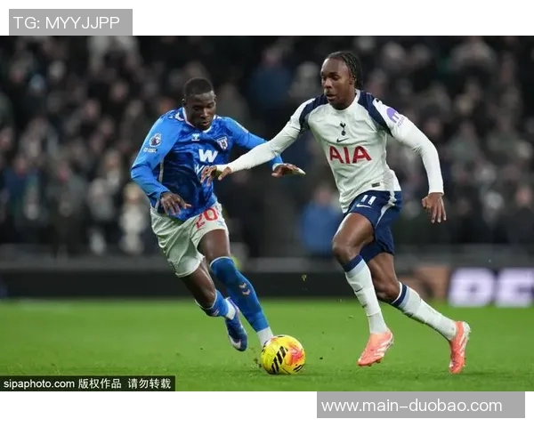 桑托斯19岁左后卫索萨与热刺达成全面协议转会即将完成